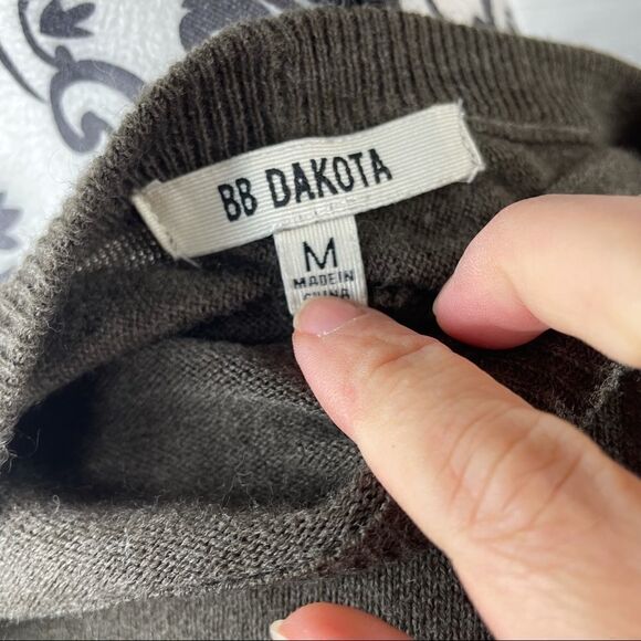 BB Dakota Cross High Low Hem Brown Crewneck Sweater - Picture 8 of 9